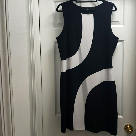INC International Concepts Dresses & Skirts - NWT INC Black/White Sleeveless Sheath Dress. SIZE XL